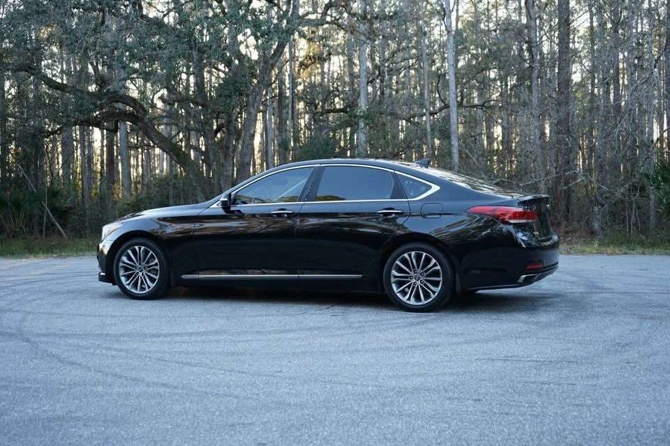 2015 Hyundai Genesis - Image 9 of 20