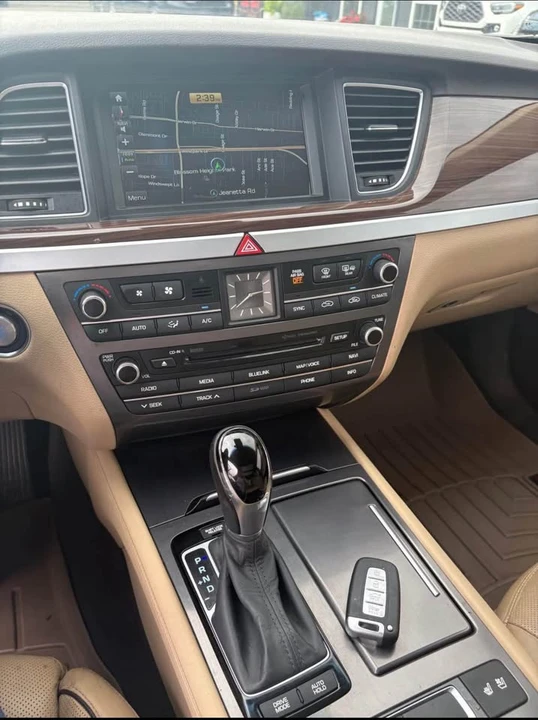 2015 Hyundai Genesis - Image 10 of 14