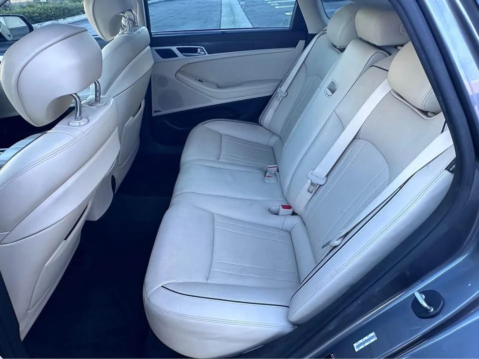 2015 Hyundai Genesis - Image 8 of 11