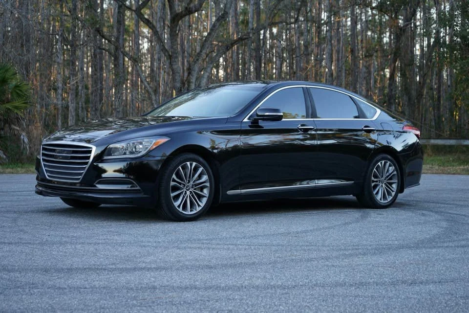 2015 Hyundai Genesis - Image 11 of 20