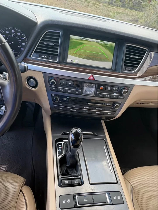 2015 Hyundai Genesis - Image 12 of 13