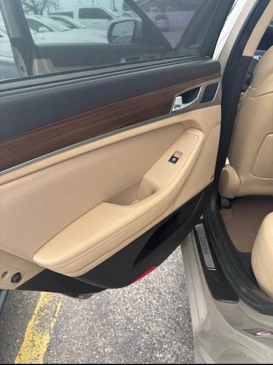 2015 Hyundai Genesis - Image 7 of 14