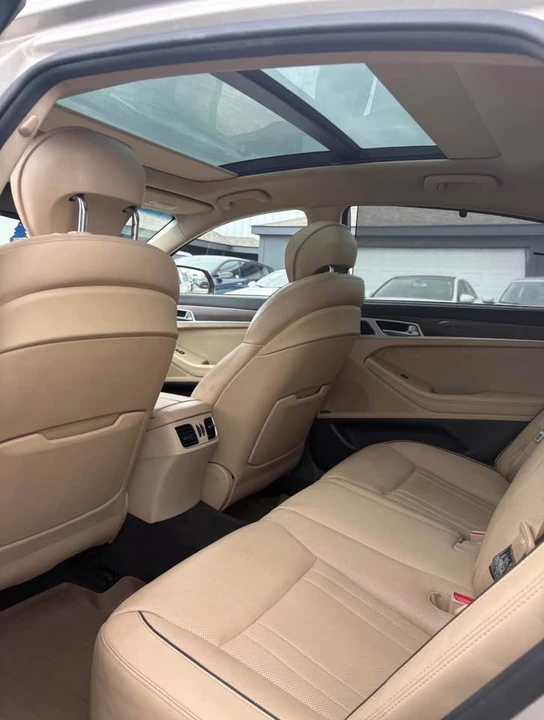 2015 Hyundai Genesis - Image 6 of 14