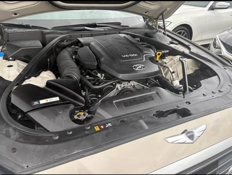 2015 Hyundai Genesis - Image 14 of 14