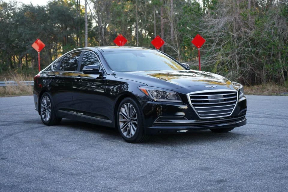 2015 Hyundai Genesis - Image 2 of 20