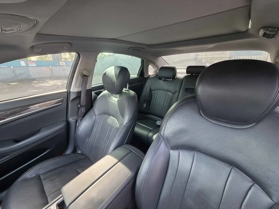 2015 Hyundai Genesis - Image 4 of 11