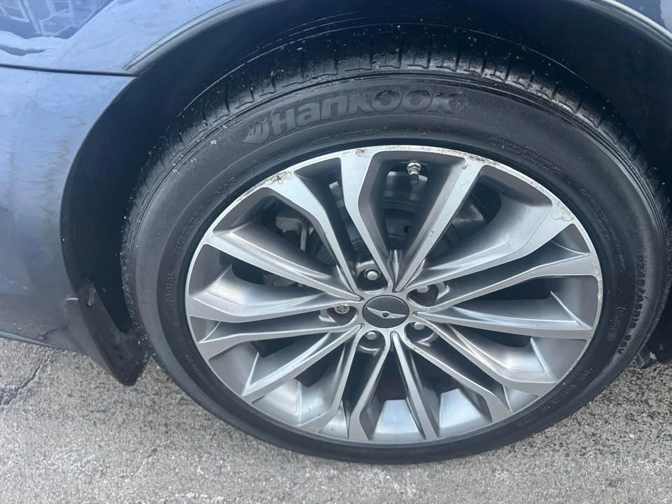 2015 Hyundai Genesis - Image 18 of 19