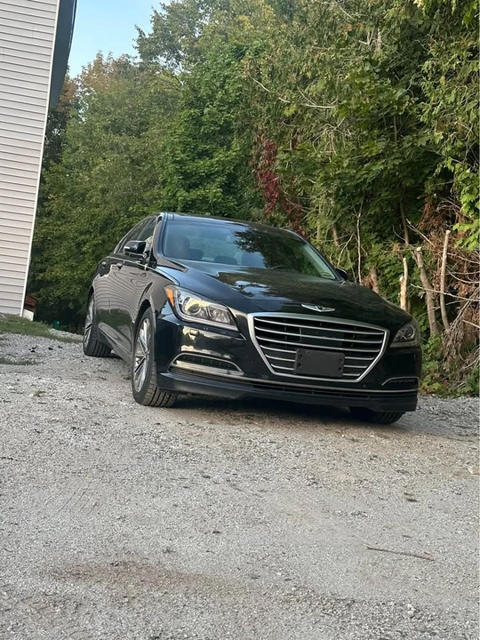 2015 Hyundai Genesis - Image 2 of 4