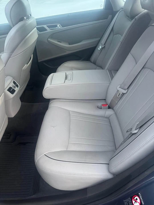 2015 Hyundai Genesis - Image 11 of 19