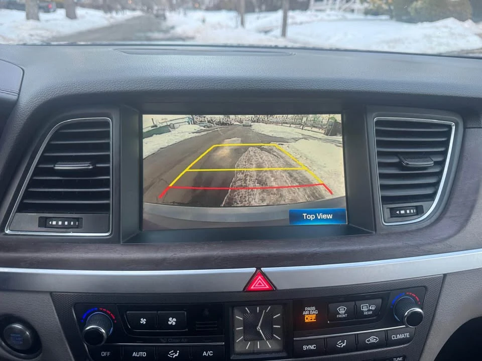 2015 Hyundai Genesis - Image 13 of 19