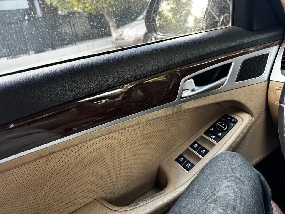 2015 Hyundai Genesis - Image 6 of 12