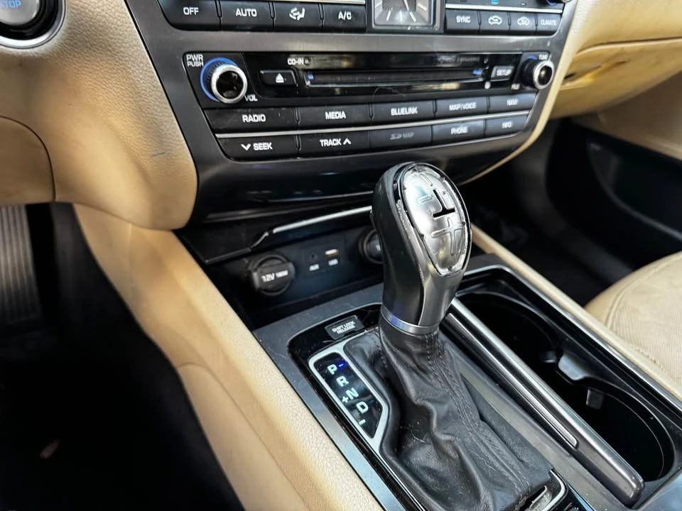 2015 Hyundai Genesis - Image 5 of 12