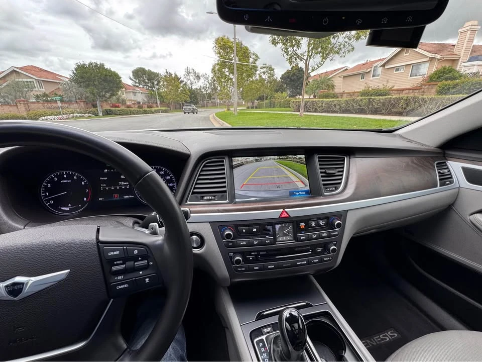 2015 Hyundai Genesis - Image 13 of 16