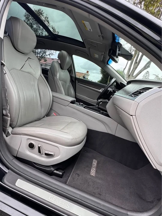 2015 Hyundai Genesis - Image 6 of 16