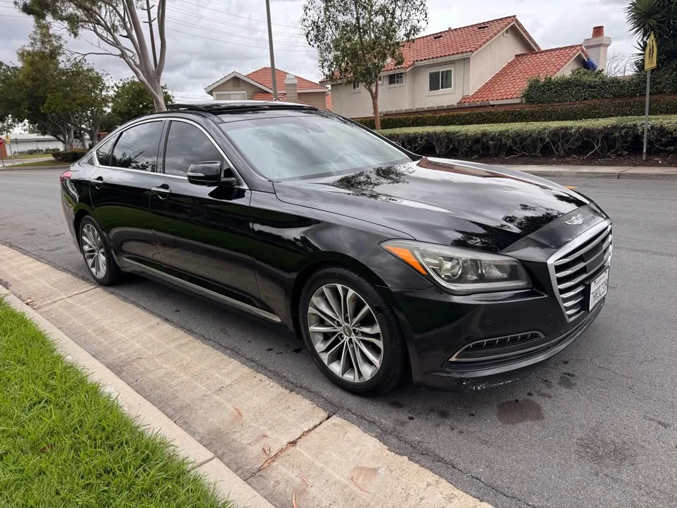 2015 Hyundai Genesis - Image 10 of 16