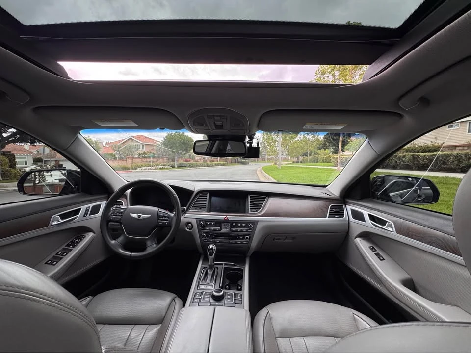 2015 Hyundai Genesis - Image 4 of 16