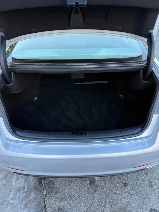 2015 Hyundai Genesis - Image 12 of 20