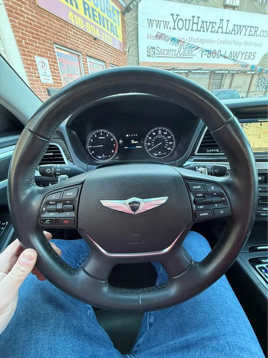 2015 Hyundai Genesis - Image 18 of 20