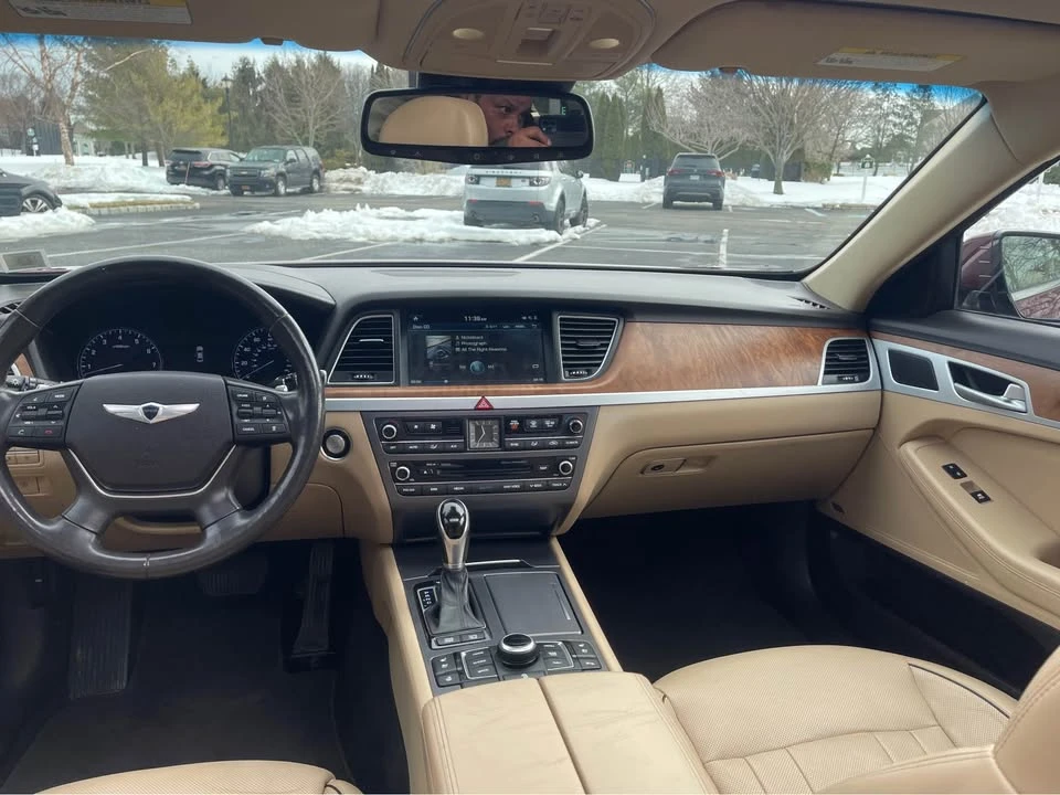 2015 Hyundai Genesis - Image 13 of 16