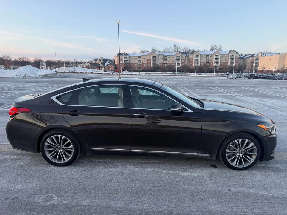 2015 Hyundai Genesis - Image 5 of 19
