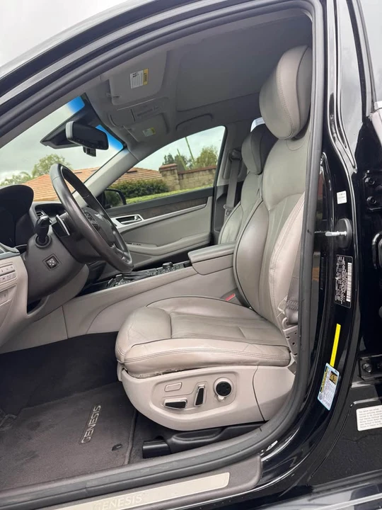 2015 Hyundai Genesis - Image 8 of 16