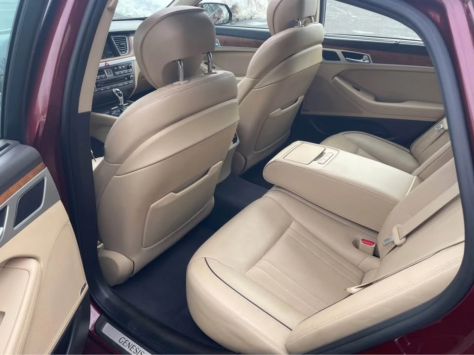 2015 Hyundai Genesis - Image 12 of 16