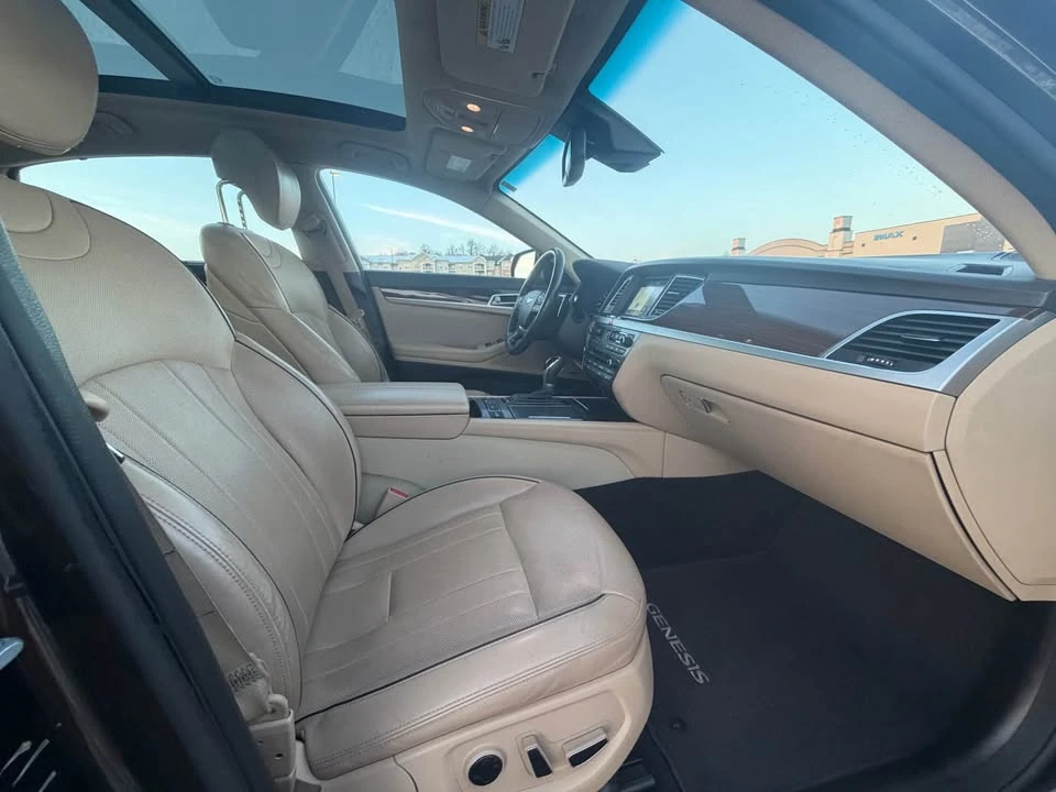 2015 Hyundai Genesis - Image 10 of 19
