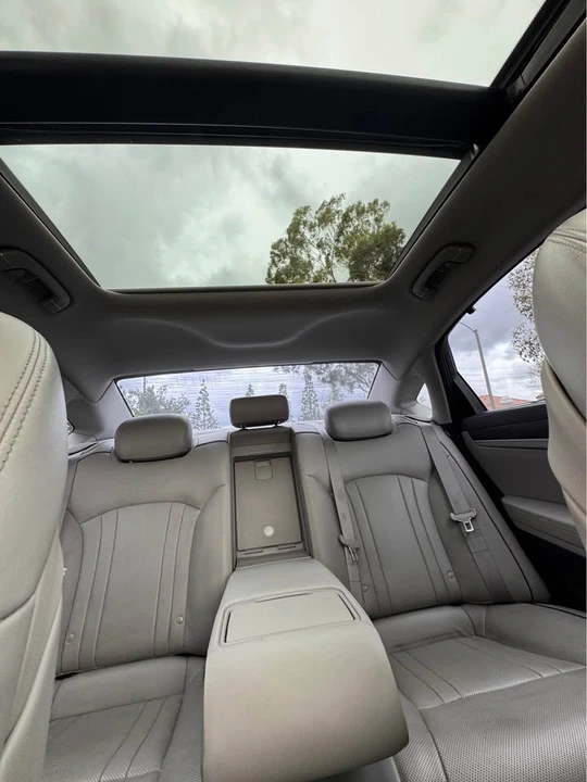2015 Hyundai Genesis - Image 11 of 16