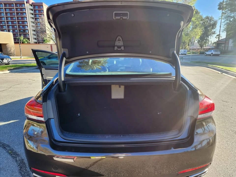 2015 Hyundai Genesis - Image 15 of 17