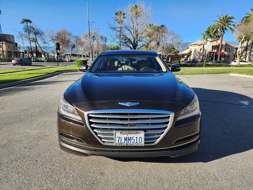2015 Hyundai Genesis - Image 2 of 17
