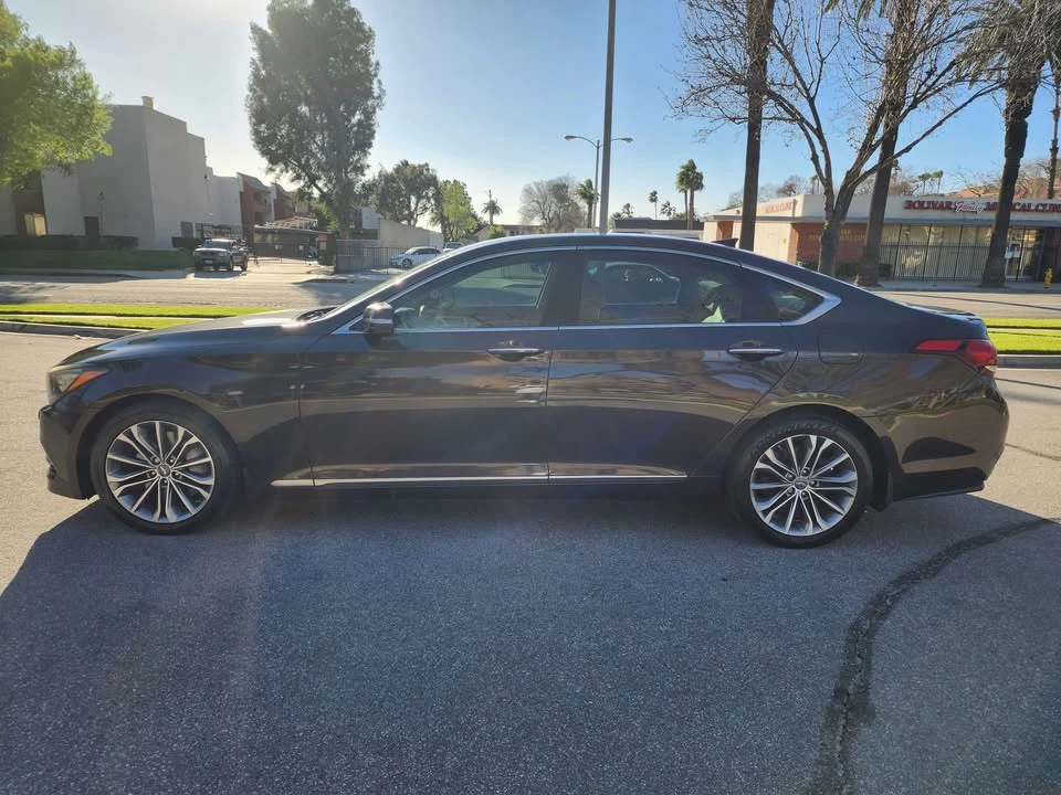 2015 Hyundai Genesis - Image 8 of 17