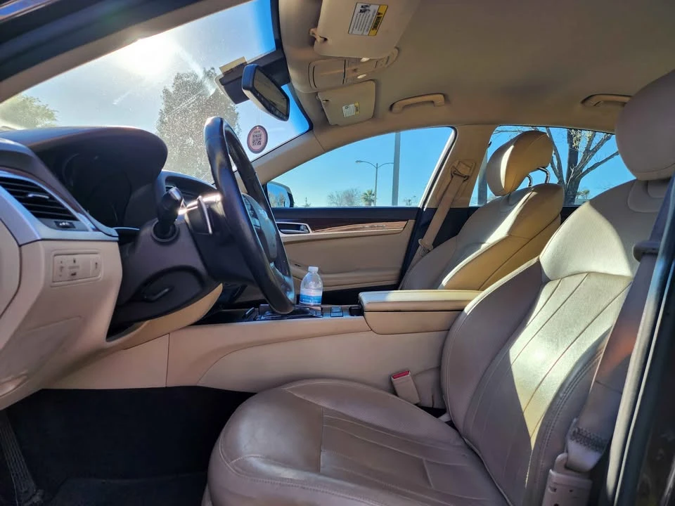 2015 Hyundai Genesis - Image 13 of 17