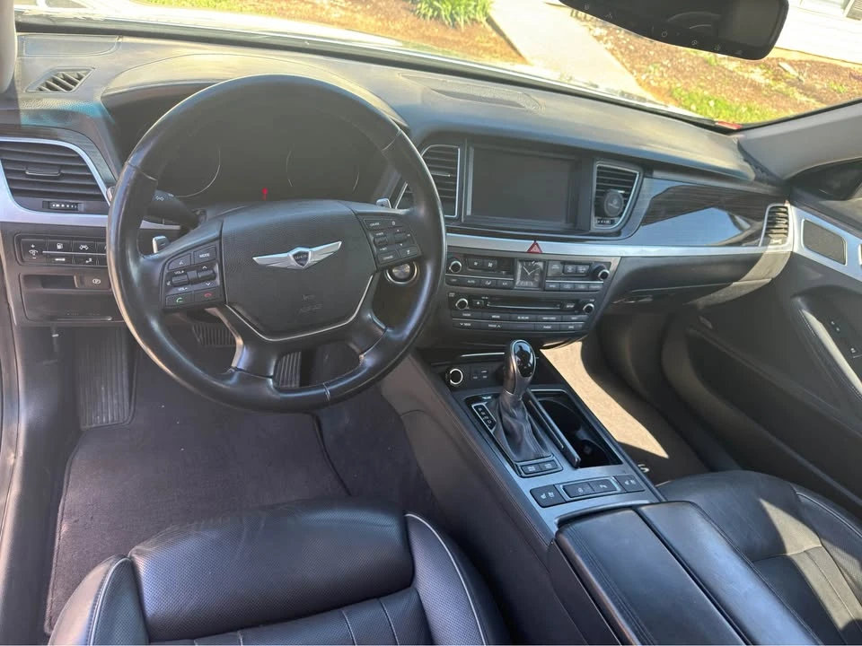 2015 Hyundai Genesis - Image 12 of 15