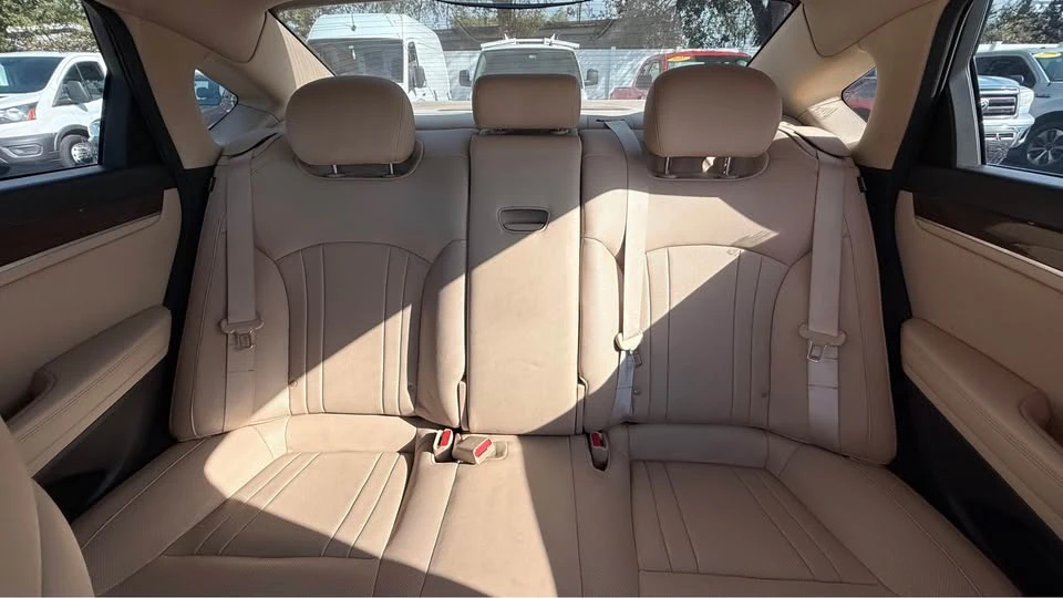 2015 Hyundai Genesis - Image 8 of 8