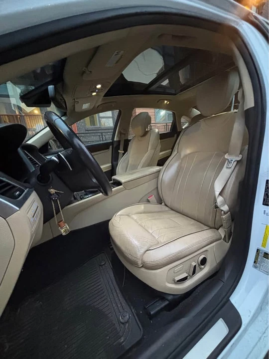 2015 Hyundai Genesis - Image 9 of 11