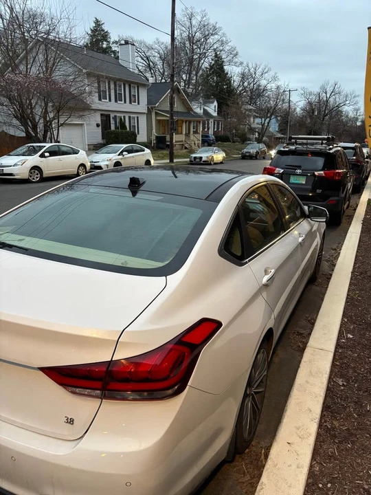 2015 Hyundai Genesis - Image 5 of 11