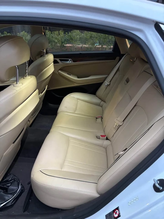 2015 Hyundai Genesis - Image 7 of 11