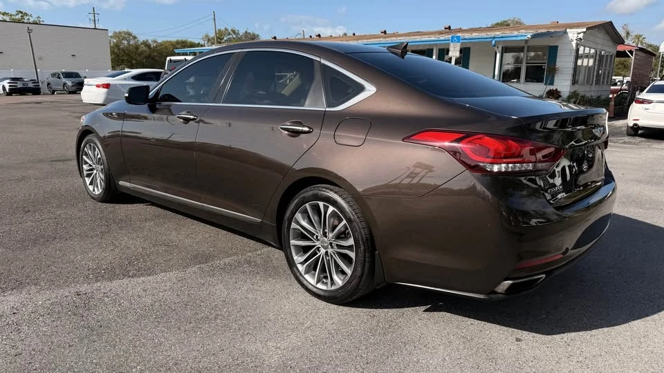 2015 Hyundai Genesis - Image 2 of 8