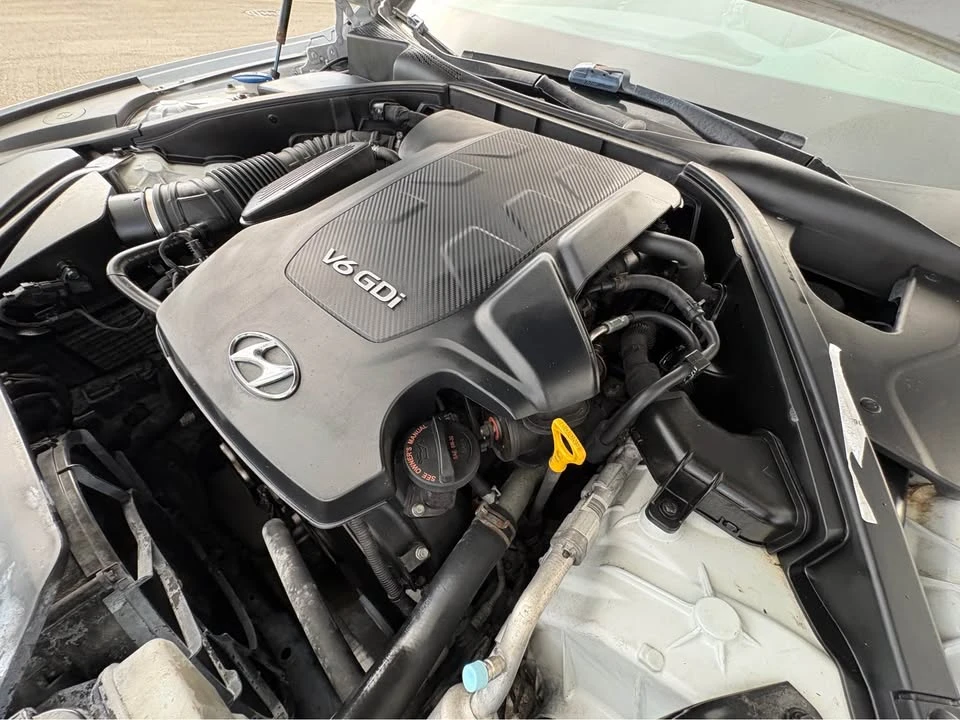 2015 Hyundai Genesis - Image 19 of 20