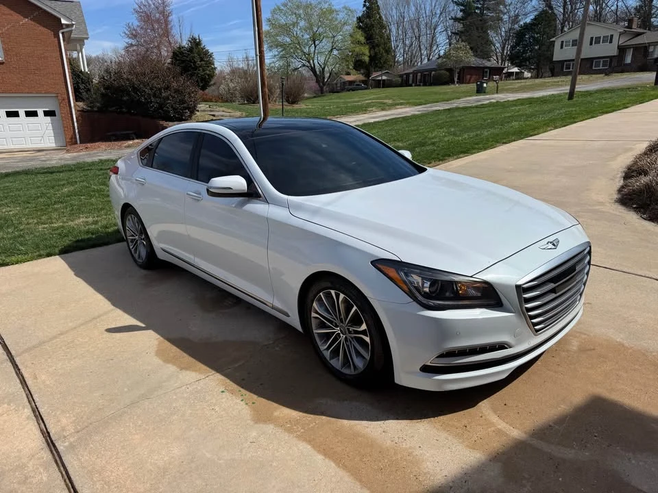 2015 Hyundai Genesis - Image 2 of 6