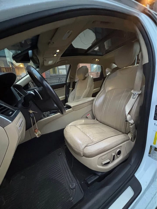 2015 Hyundai Genesis - Image 8 of 11