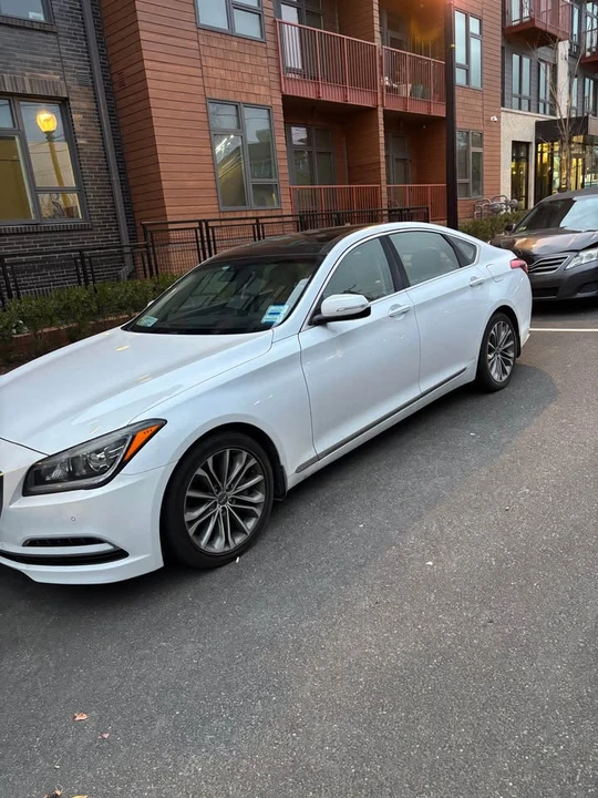 2015 Hyundai Genesis - Image 2 of 11