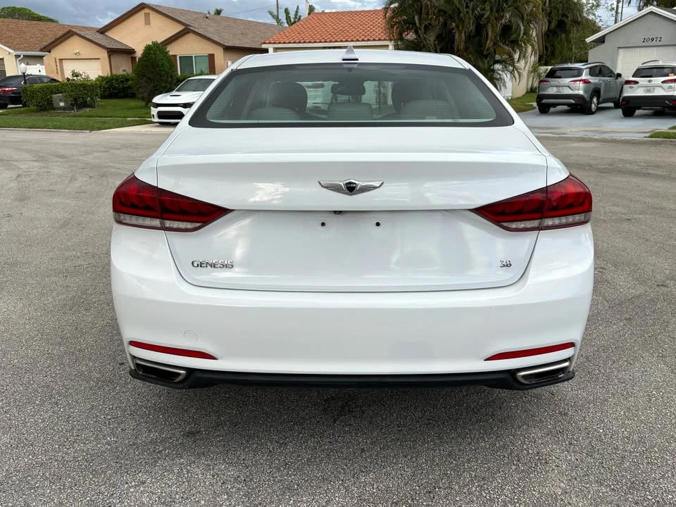 2015 Hyundai Genesis - Image 6 of 20