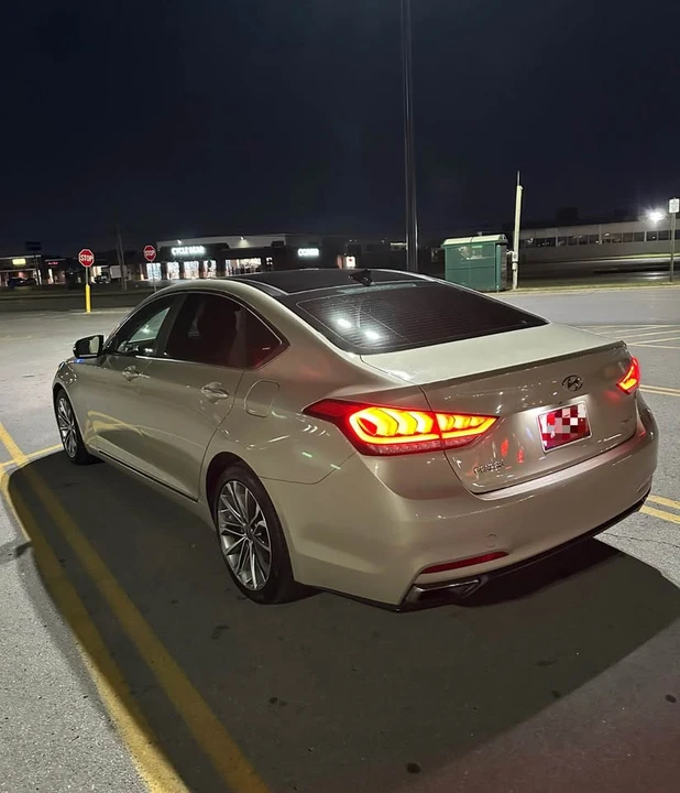 2015 Hyundai Genesis - Image 4 of 11