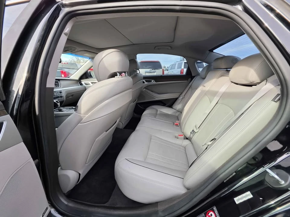 2015 Hyundai Genesis - Image 9 of 13