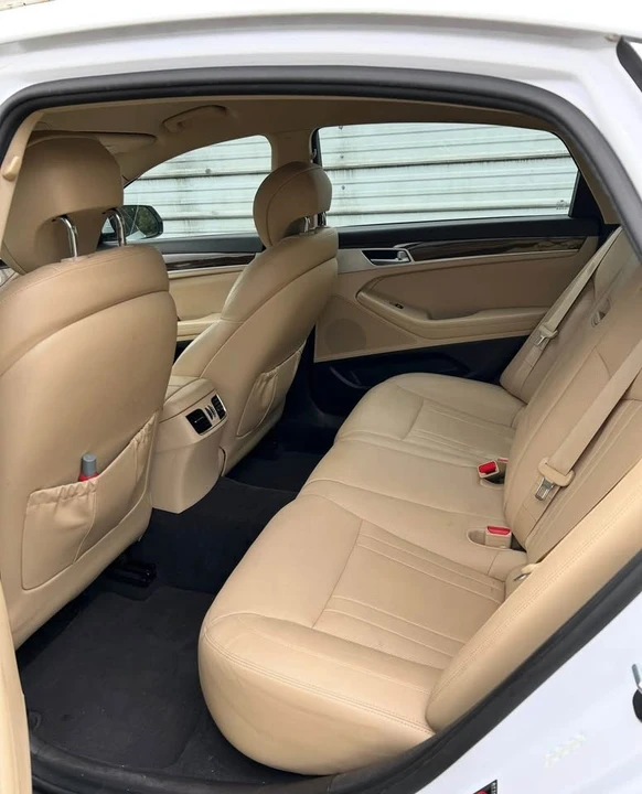 2015 Hyundai Genesis - Image 8 of 8