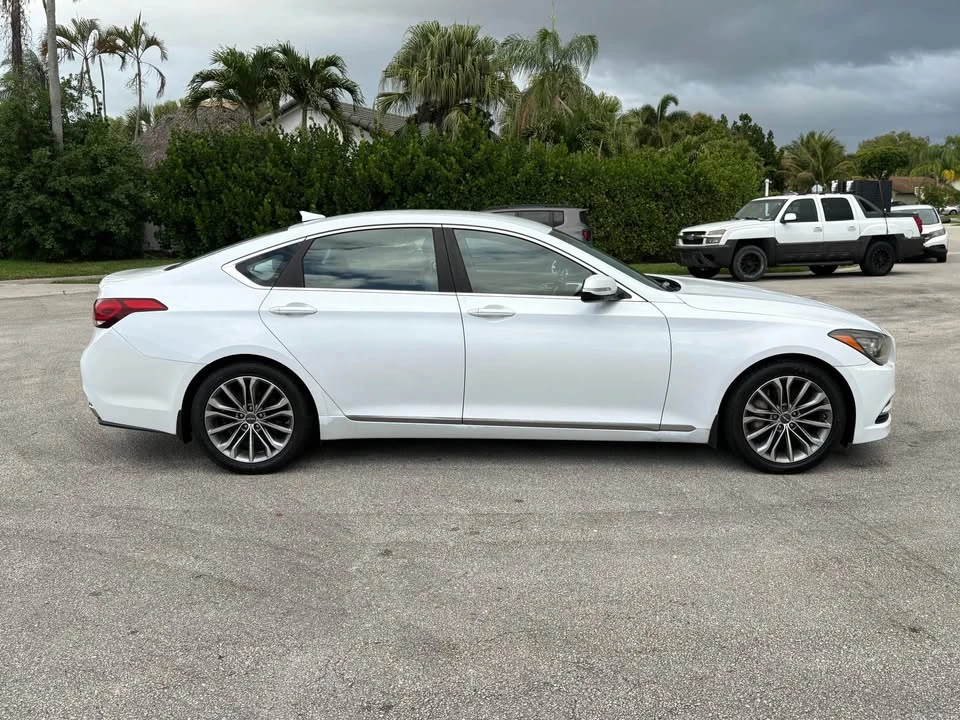2015 Hyundai Genesis - Image 4 of 20