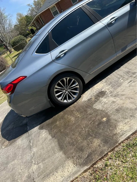2015 Hyundai Genesis - Image 15 of 19