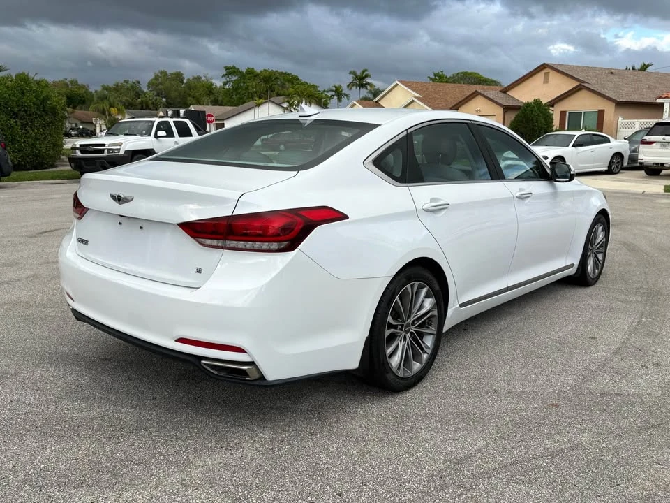 2015 Hyundai Genesis - Image 5 of 20