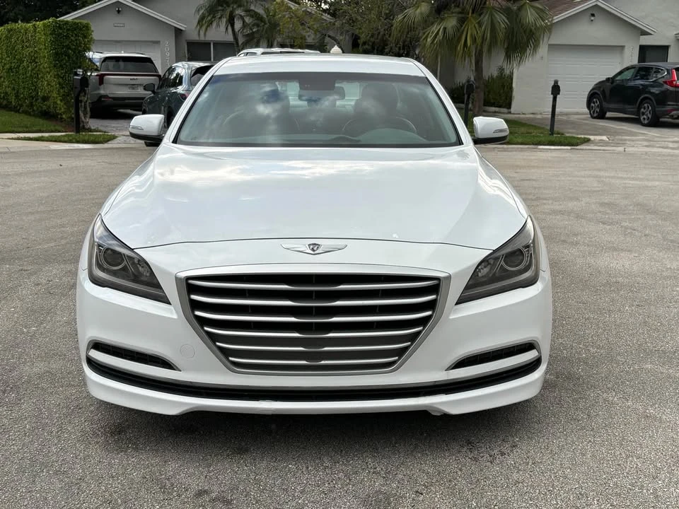 2015 Hyundai Genesis - Image 2 of 20